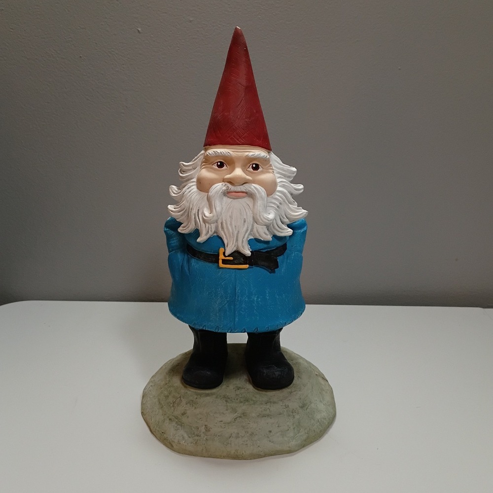Travelocity The Roaming Gnome 2009 Resin Gnome Figure 13" Garden Travel